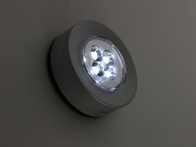 LED světlo na zdi